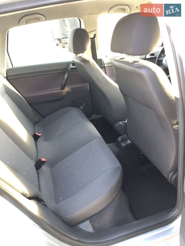 Хэтчбек Volkswagen Polo 2005 в Черновцах