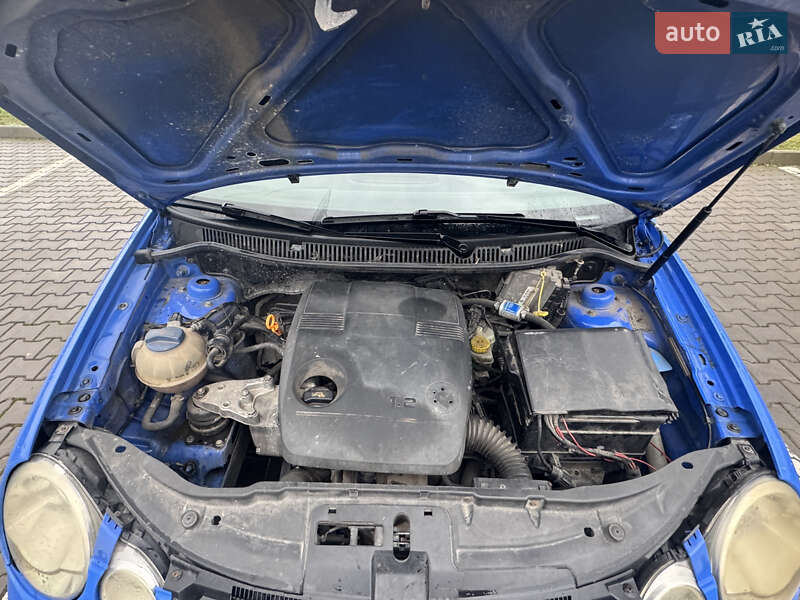 Хэтчбек Volkswagen Polo 2004 в Черновцах