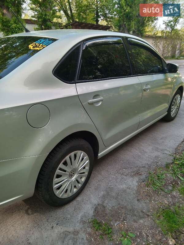 Седан Volkswagen Polo 2013 в Чернигове