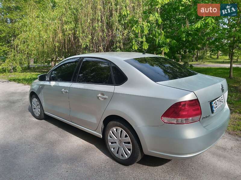 Седан Volkswagen Polo 2013 в Чернигове