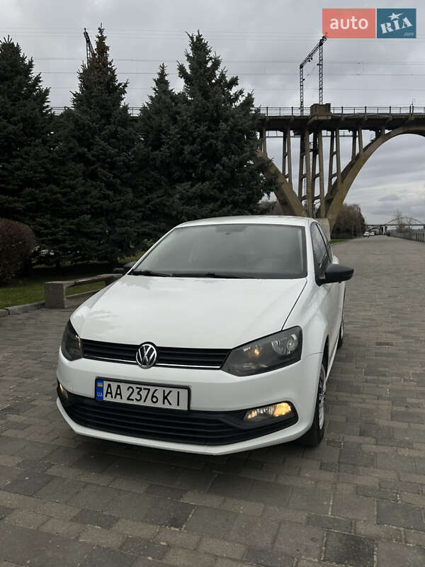 Хетчбек Volkswagen Polo 2016 в Дніпрі