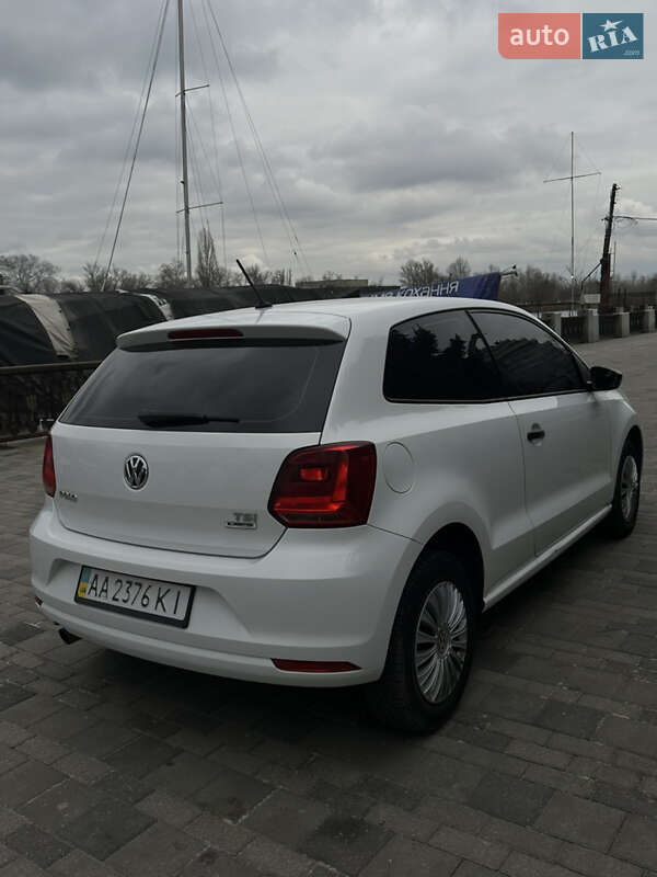Хетчбек Volkswagen Polo 2016 в Дніпрі