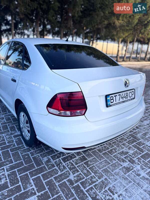 Седан Volkswagen Polo 2017 в Звягеле