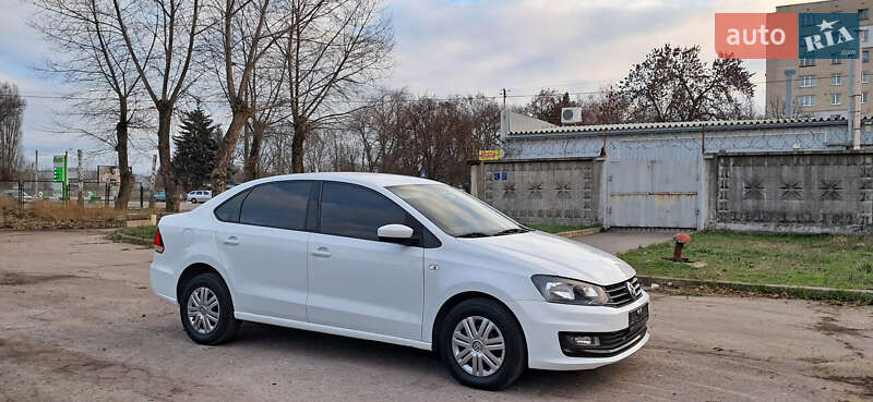 Седан Volkswagen Polo 2017 в Жовтих Водах