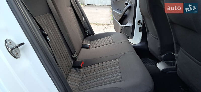 Седан Volkswagen Polo 2017 в Жовтих Водах