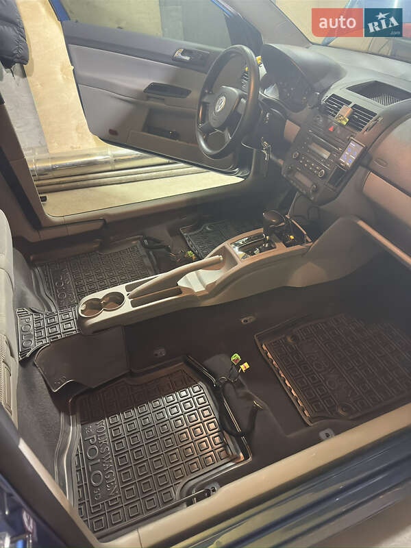 Хэтчбек Volkswagen Polo 2006 в Изюме