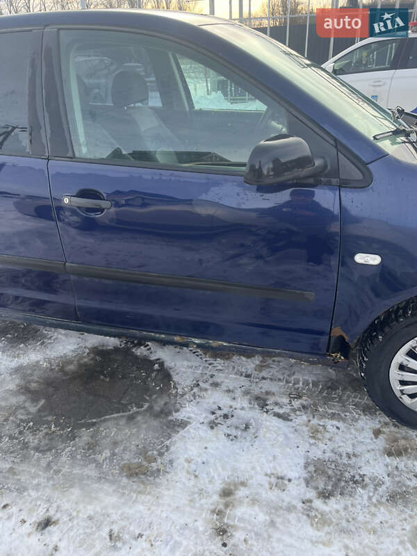 Хетчбек Volkswagen Polo 2003 в Хотині