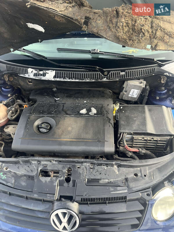 Хетчбек Volkswagen Polo 2003 в Хотині