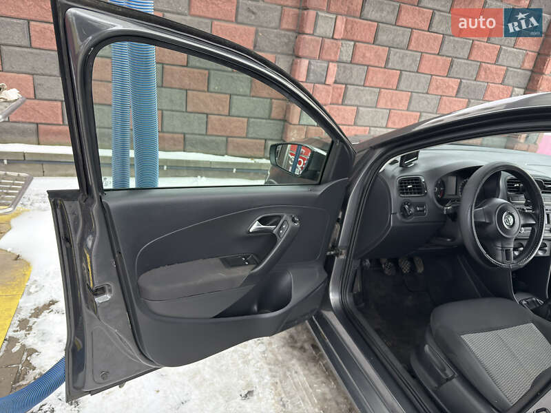 Хэтчбек Volkswagen Polo 2010 в Ровно