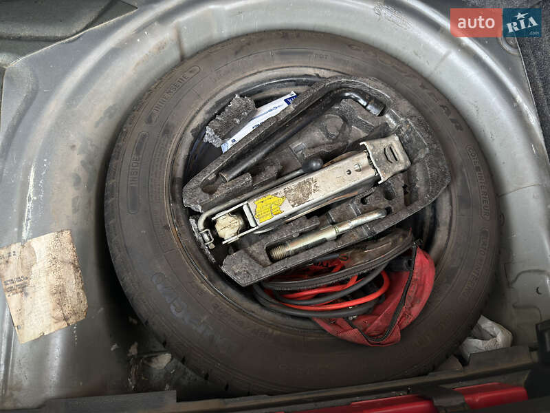 Хэтчбек Volkswagen Polo 2010 в Ровно