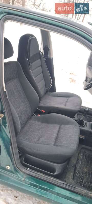 Седан Volkswagen Polo 1998 в Каневе