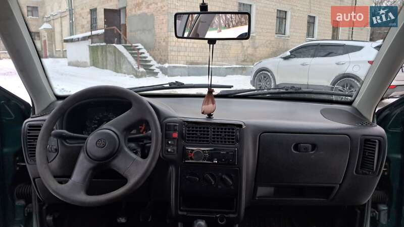 Седан Volkswagen Polo 1998 в Каневе