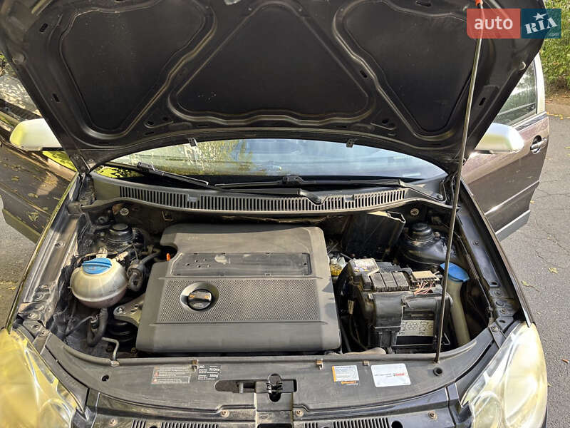 Хэтчбек Volkswagen Polo 2006 в Киеве