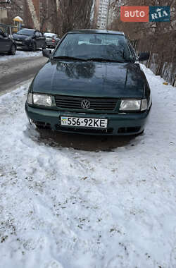 Седан Volkswagen Polo 1996 в Киеве