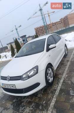 Седан Volkswagen Polo 2013 в Ирпене