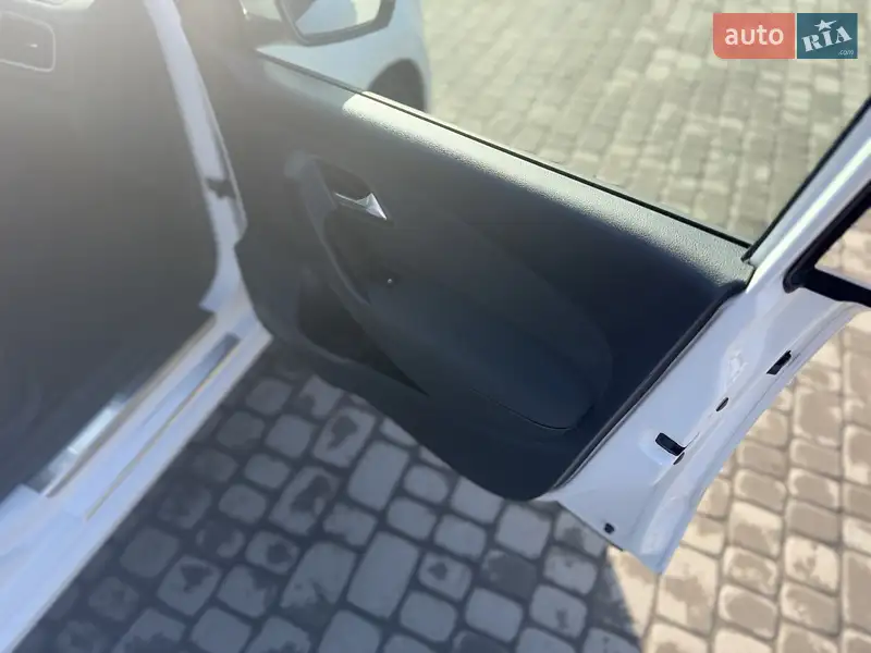 Volkswagen Polo 2009 VIN WVWZZZ6RZAY094844 фото оголошення 13 з 49