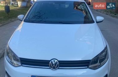 Хетчбек Volkswagen Polo 2015 в Ужгороді