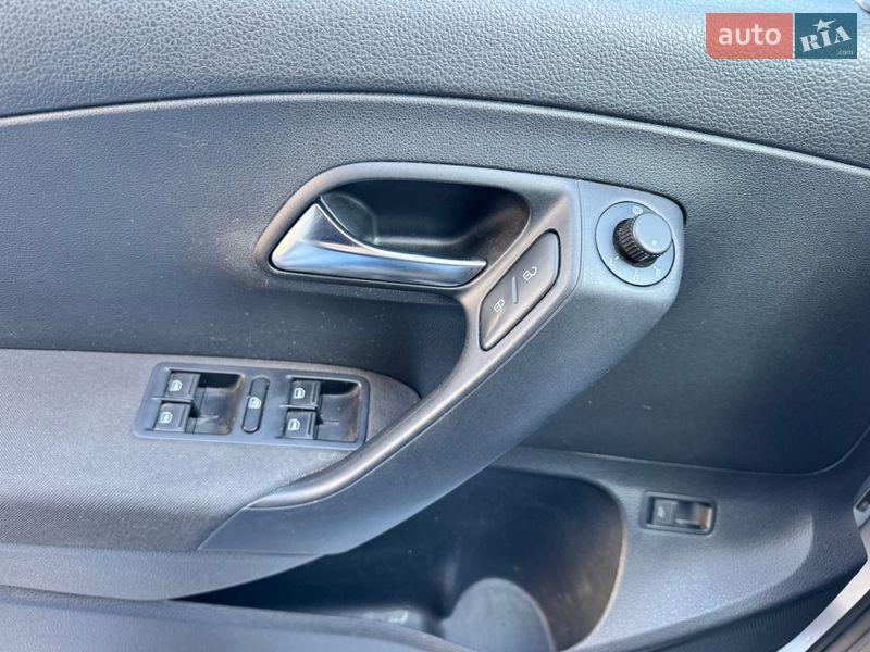 Седан Volkswagen Polo 2018 в Киеве