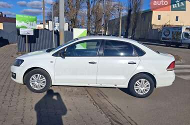 Седан Volkswagen Polo 2017 в Киеве