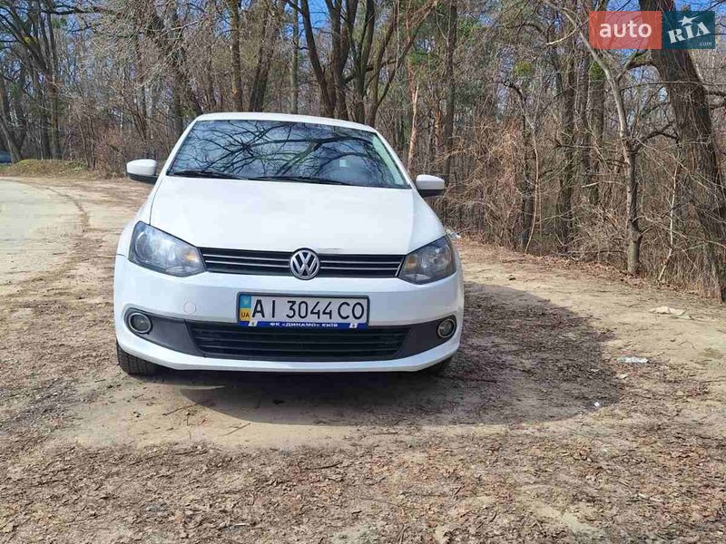 Седан Volkswagen Polo 2012 в Вышгороде