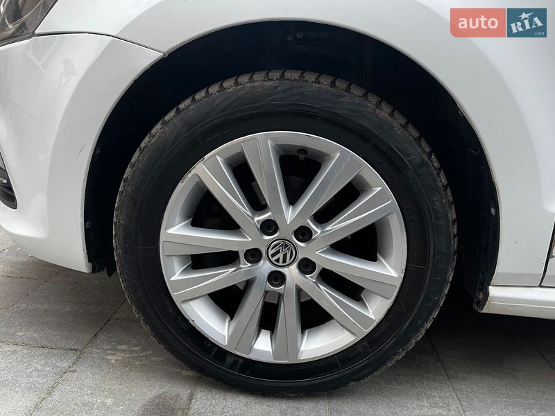 Хэтчбек Volkswagen Polo 2016 в Львове