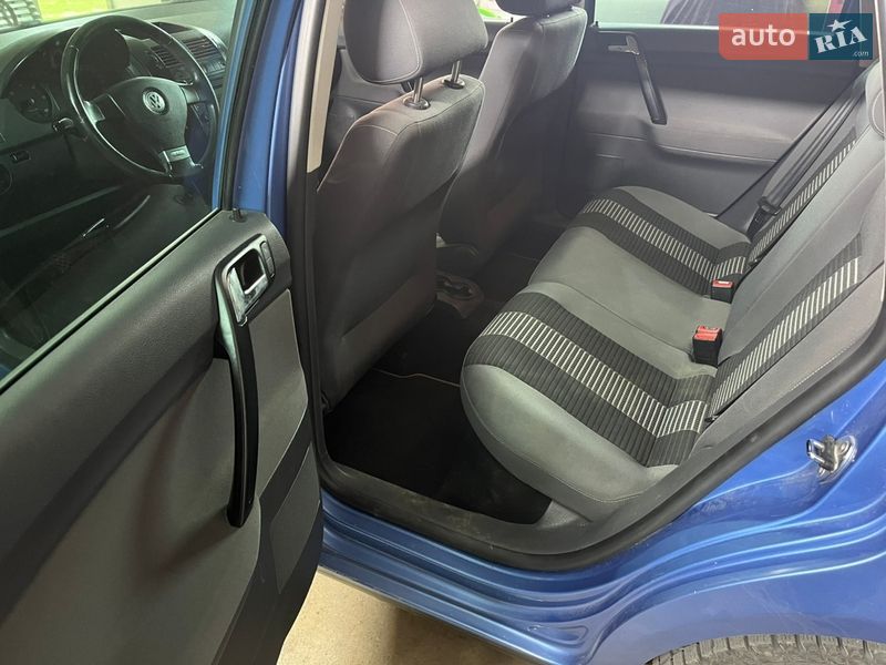 Хэтчбек Volkswagen Polo 2008 в Черновцах