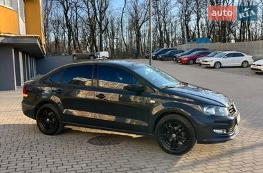 Седан Volkswagen Polo 2017 в Львове