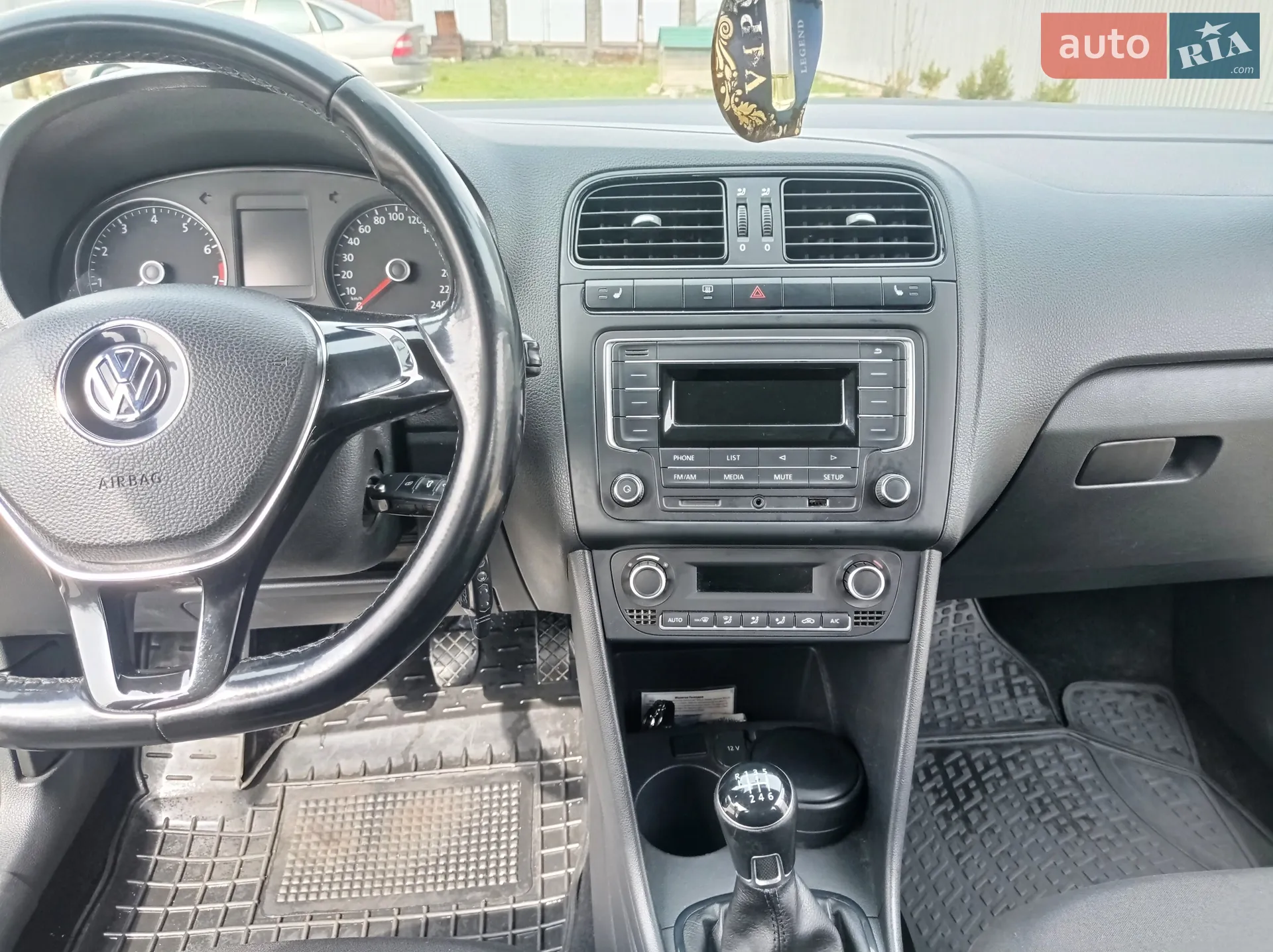 2017 Volkswagen Polo - мініатюра 27