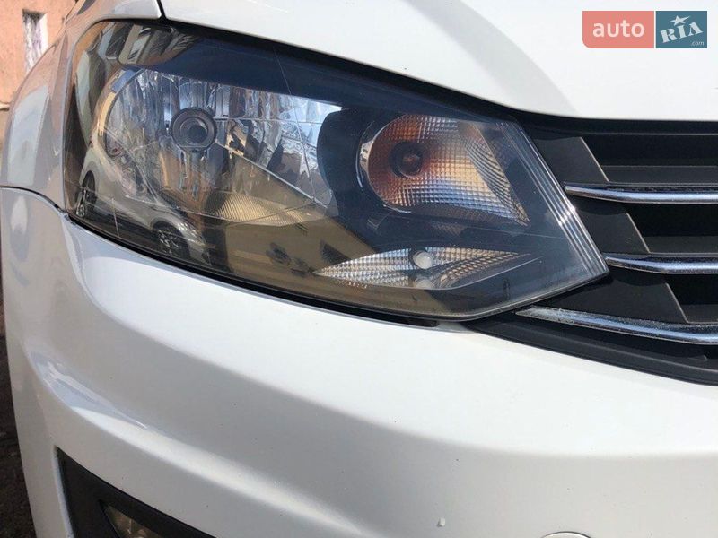 Седан Volkswagen Polo 2019 в Чернигове