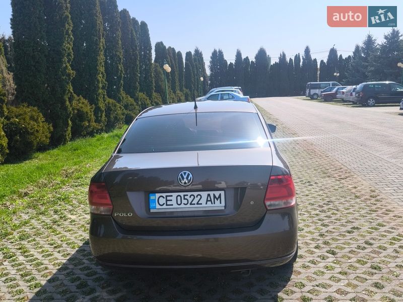 Седан Volkswagen Polo 2015 в Черновцах