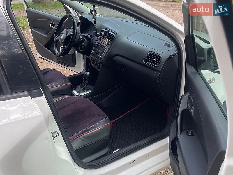 Volkswagen Polo 2012 VIN XW8ZZZ61ZDG033983 фото оголошення 11 з 59