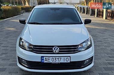 Седан Volkswagen Polo 2017 в Днепре