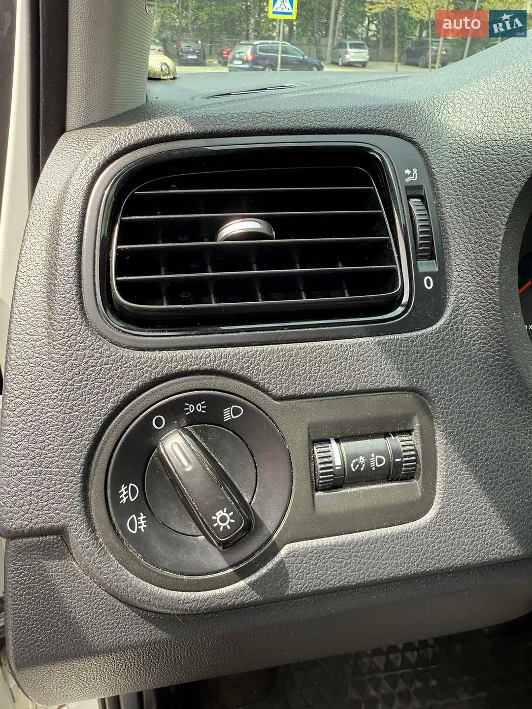 2012 Volkswagen Polo - мініатюра 22