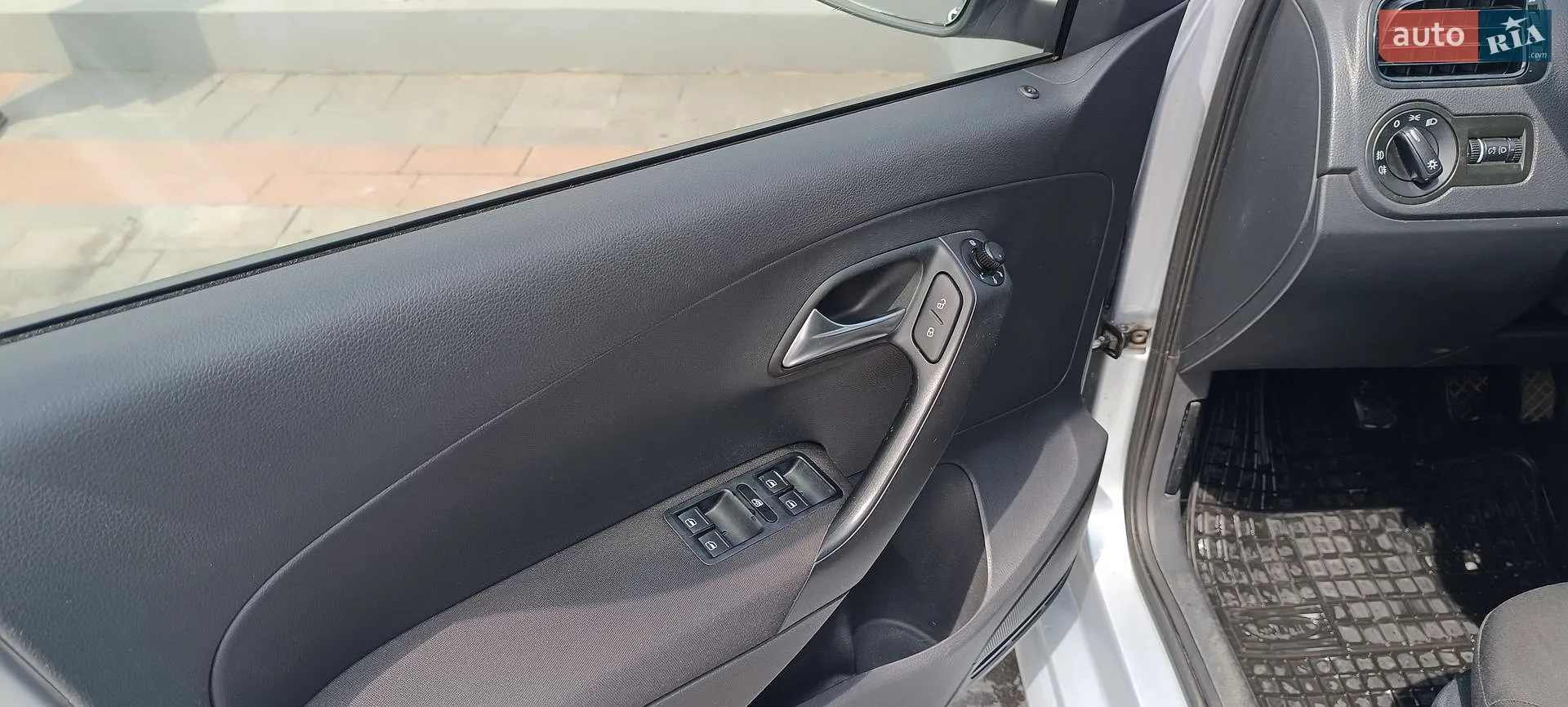 2013 Volkswagen Polo - мініатюра 8