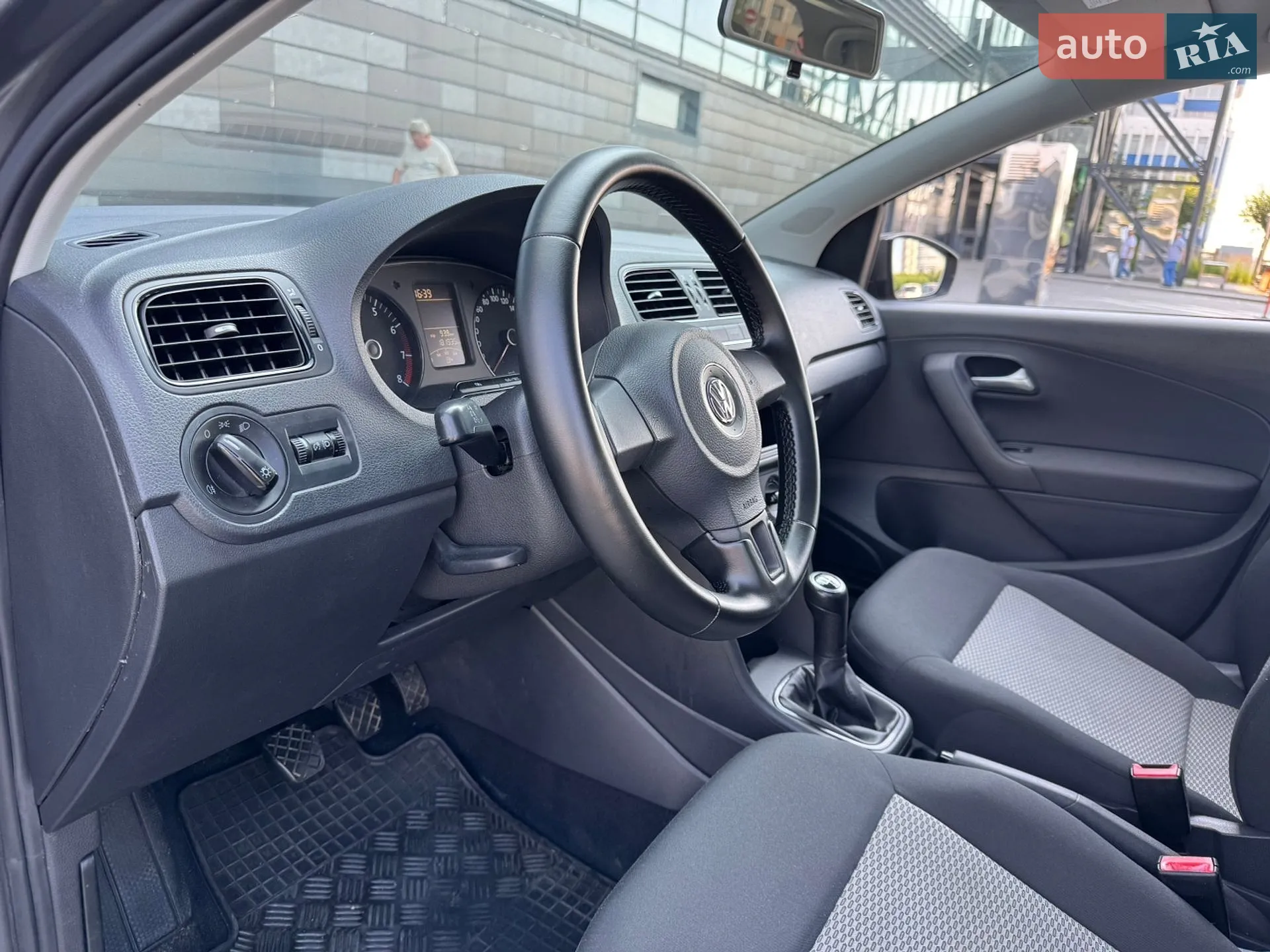 2010 Volkswagen Polo - мініатюра 11