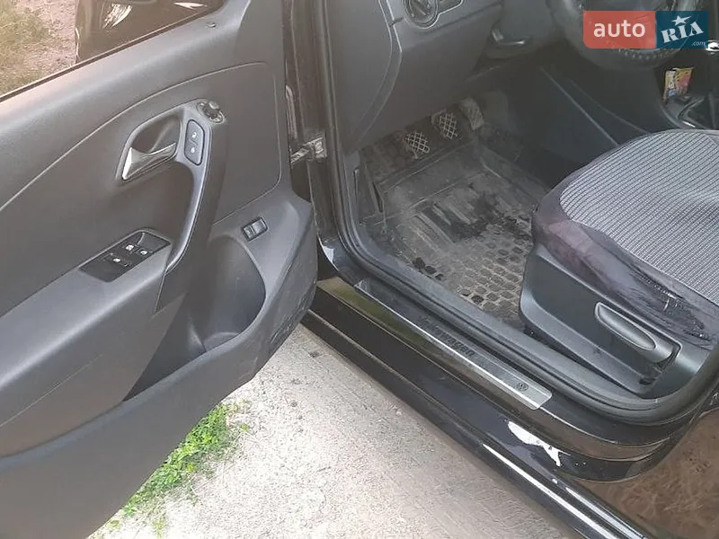 Volkswagen Polo 2011 VIN XW8ZZZ61ZCG027646 фото оголошення 15 з 82