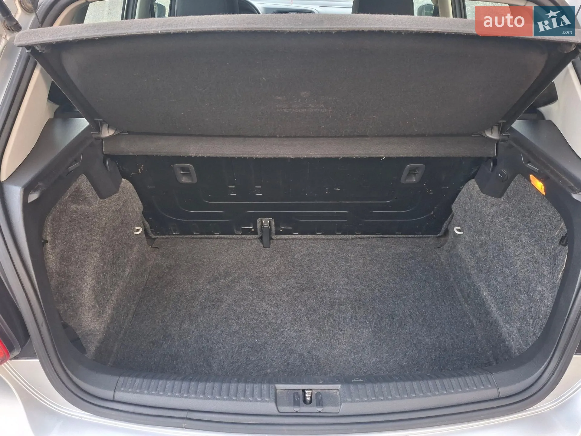 2010 Volkswagen Polo - мініатюра 21