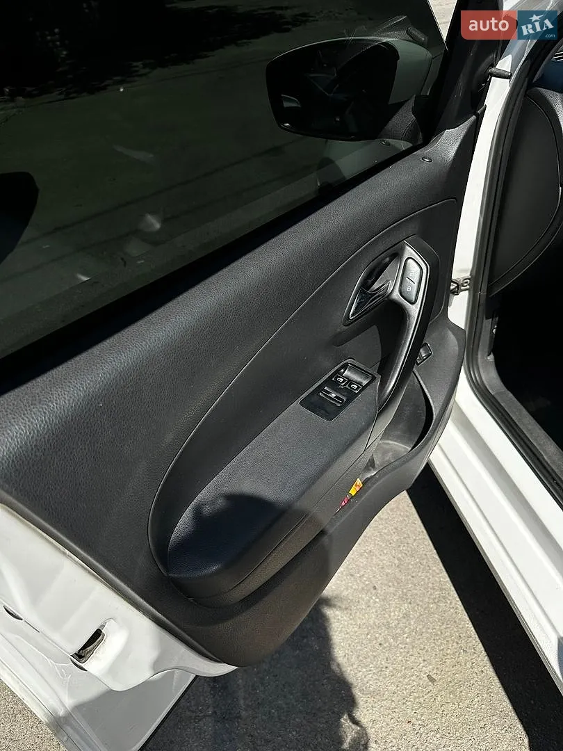 2012 Volkswagen Polo - мініатюра 15