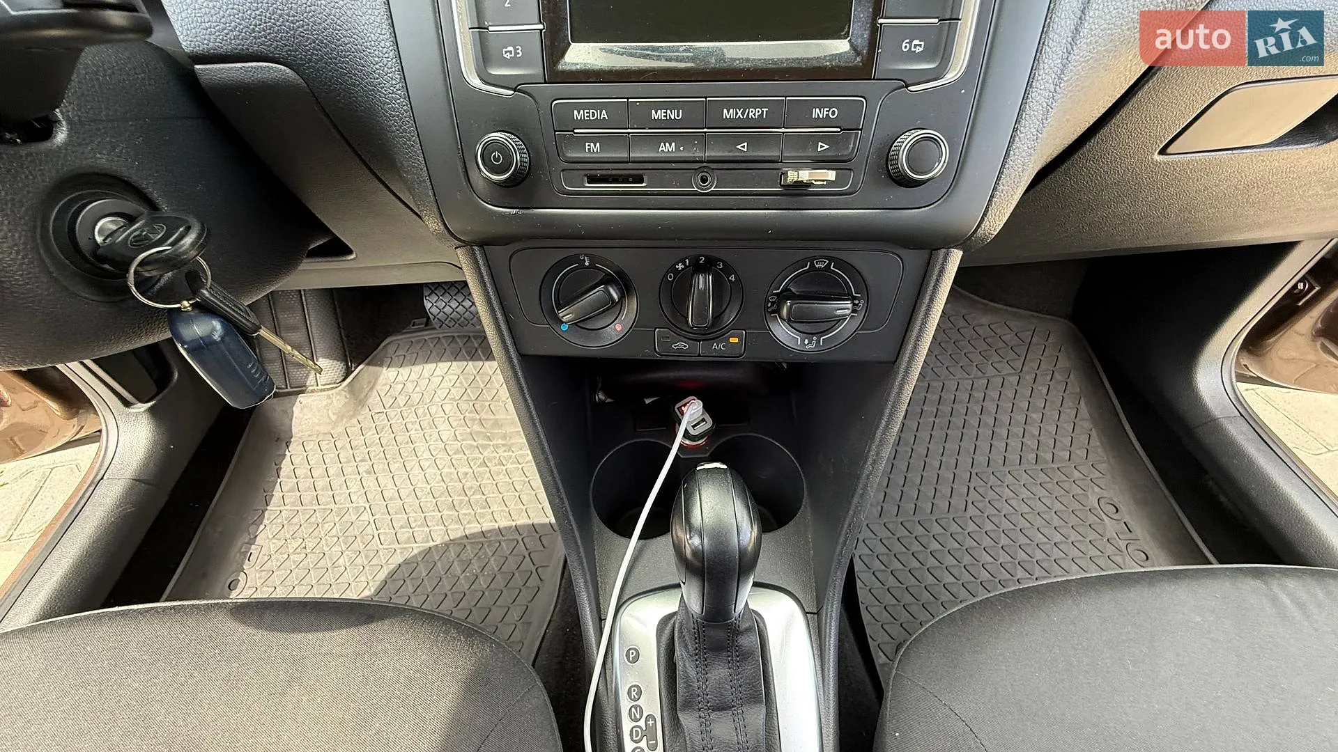2014 Volkswagen Polo - мініатюра 29