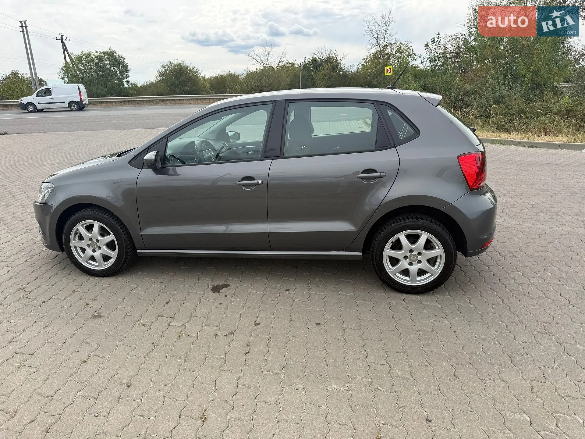2015 Volkswagen Polo - мініатюра 28