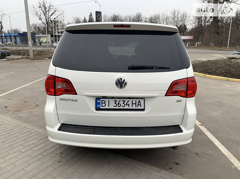 Мінівен Volkswagen Routan 2010 в Полтаві фото 6 Мінівен Volkswagen Routan 2010 в Полтаві