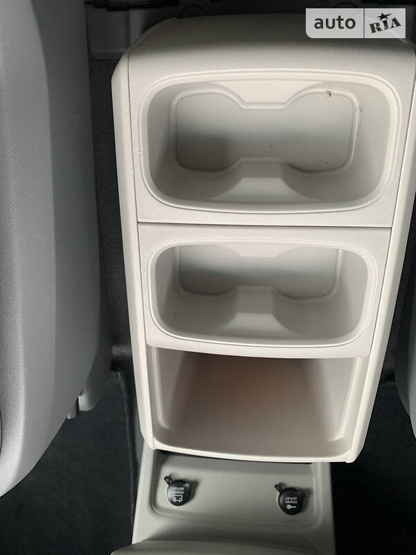 Мінівен Volkswagen Routan 2010 в Полтаві