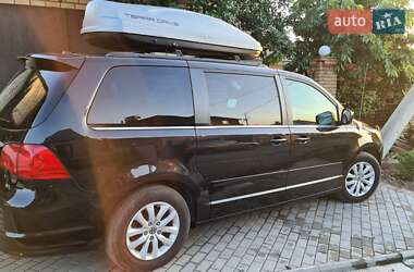 Мінівен Volkswagen Routan 2012 в 