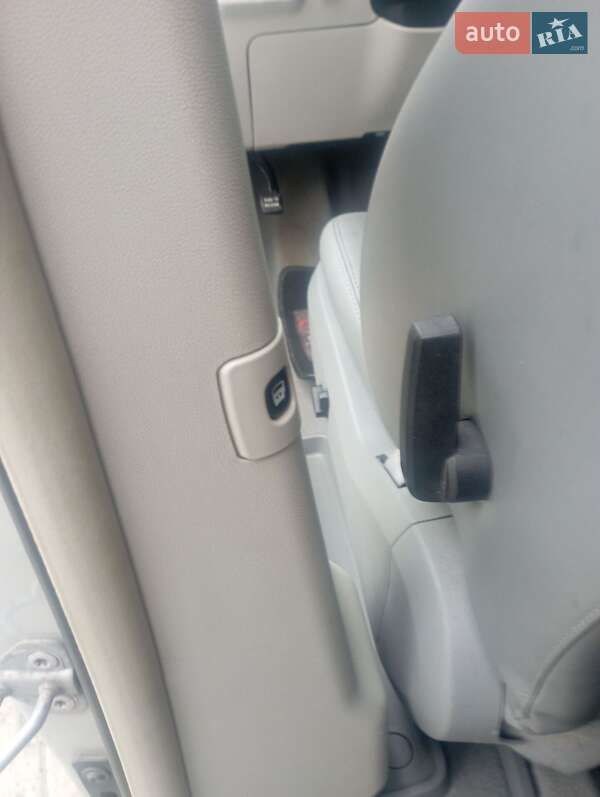 Минивэн Volkswagen Routan 2010 в Львове фото 7 Минивэн Volkswagen Routan 2010 в Львове