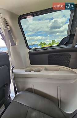 Минивэн Volkswagen Routan 2013 в 