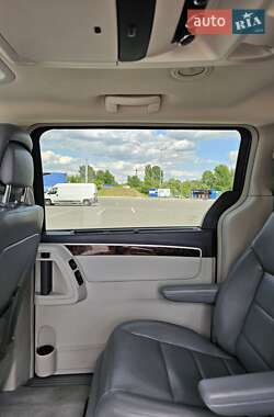 Минивэн Volkswagen Routan 2013 в 