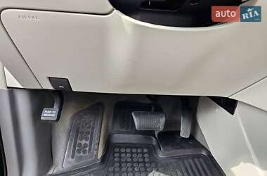 Минивэн Volkswagen Routan 2013 в 