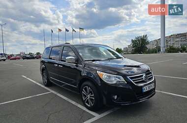 Минивэн Volkswagen Routan 2013 в 