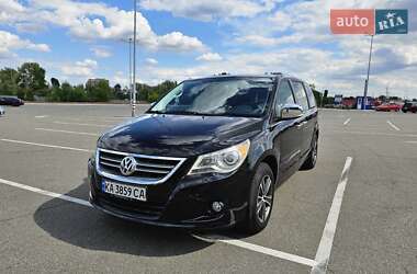 Минивэн Volkswagen Routan 2013 в 