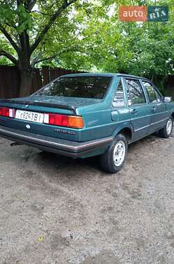 Седан Volkswagen Santana 1987 в Ладыжине